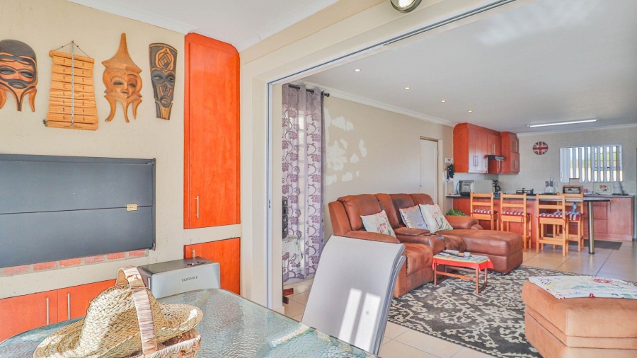 To Let 3 Bedroom Property for Rent in Heiderand Western Cape